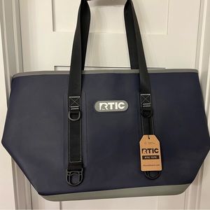 Eric tote bag NWT. Navy blue